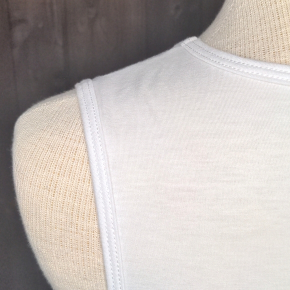 Asymmetrical Hem White Tank Top by Onzie - Picture 4 of 8